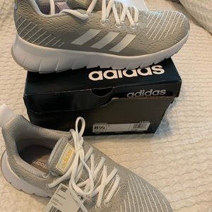 Women’s Adidas Running Shoe 8.5. NWT gray